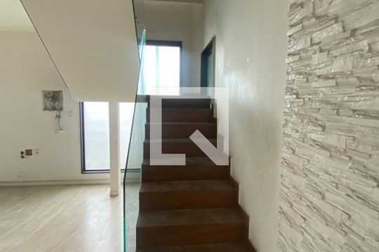 Corredor de casa para alugar com 4 quartos, 382m² em Vila Leopoldina, Duque de Caxias