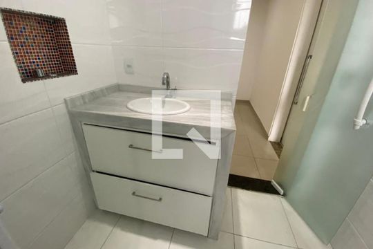 Banheiro de casa para alugar com 4 quartos, 382m² em Vila Leopoldina, Duque de Caxias