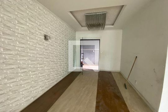 Sala de casa para alugar com 4 quartos, 382m² em Vila Leopoldina, Duque de Caxias
