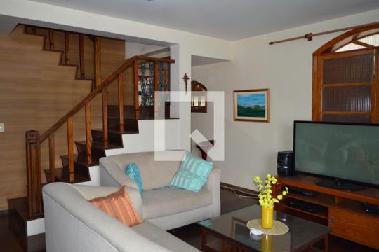 Sala de casa à venda com 4 quartos, 350m² em Anil, Rio de Janeiro