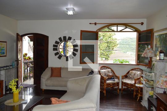 Sala de casa à venda com 4 quartos, 350m² em Anil, Rio de Janeiro