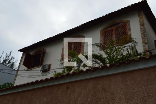 Fachada de casa à venda com 4 quartos, 350m² em Anil, Rio de Janeiro