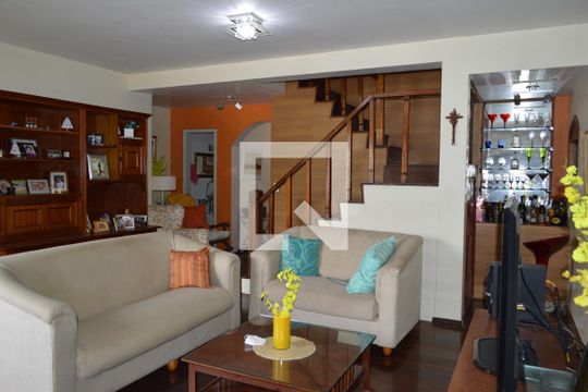 Casa à venda com 4 quartos, 350m² em Anil, Rio de Janeiro