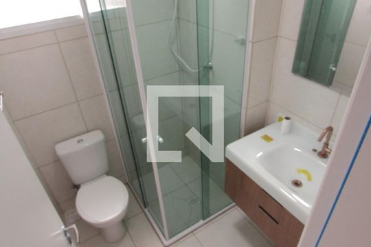 Banheiro de apartamento para alugar com 2 quartos, 46m² em Jardim Ampliação, São Paulo