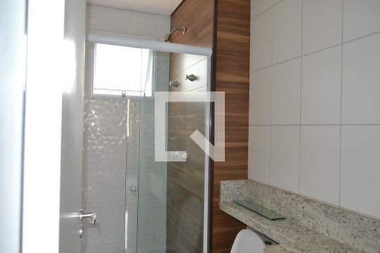 BANHEIRO de apartamento para alugar com 2 quartos, 49m² em Jardim Casa Branca, Suzano