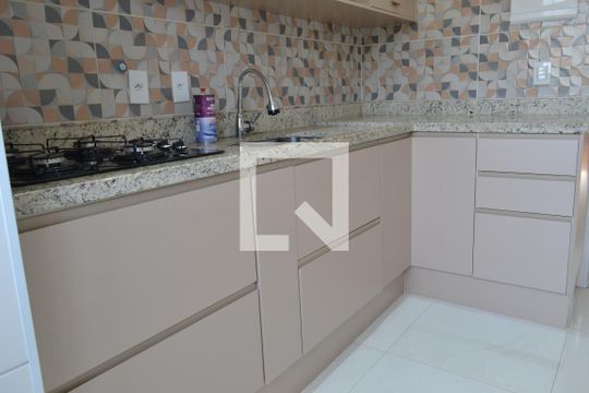 DETALHE DA COZINHA de apartamento para alugar com 2 quartos, 49m² em Jardim Casa Branca, Suzano