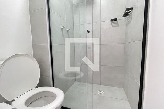 Banheiro de apartamento à venda com 1 quarto, 29m² em Várzea da Barra Funda, São Paulo