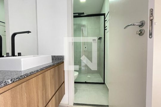 Banheiro de apartamento à venda com 1 quarto, 29m² em Várzea da Barra Funda, São Paulo