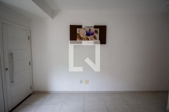 Sala de casa de condomínio à venda com 2 quartos, 80m² em Itaquera, São Paulo