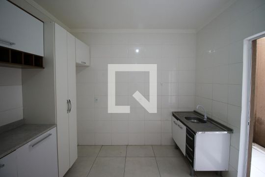 Cozinha de casa de condomínio para alugar com 2 quartos, 80m² em Itaquera, São Paulo