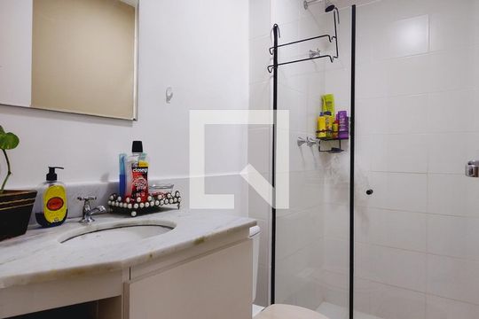 Banheiro Social de apartamento à venda com 3 quartos, 67m² em Jacarepaguá, Rio de Janeiro