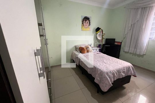 Quarto 1 de casa para alugar com 3 quartos, 152m² em Jardim Triana, São Paulo