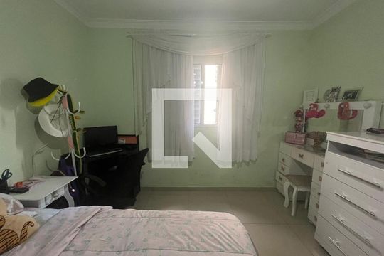 Quarto 1 de casa para alugar com 3 quartos, 152m² em Jardim Triana, São Paulo