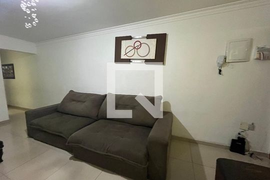 Sala de casa para alugar com 3 quartos, 152m² em Jardim Triana, São Paulo