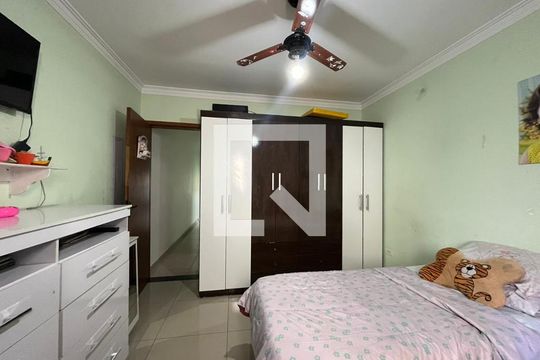 Quarto 1 de casa para alugar com 3 quartos, 152m² em Jardim Triana, São Paulo