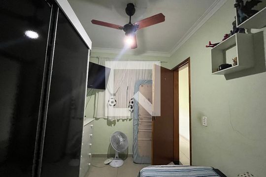 Quarto 2 de casa para alugar com 3 quartos, 152m² em Jardim Triana, São Paulo