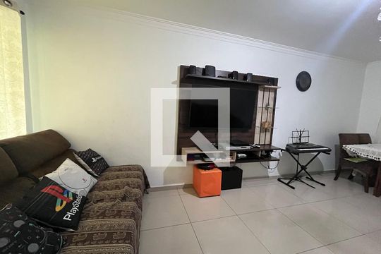Sala de casa para alugar com 3 quartos, 152m² em Jardim Triana, São Paulo