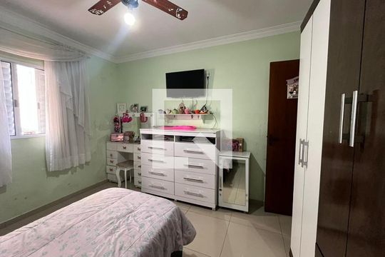 Quarto 1 de casa para alugar com 3 quartos, 152m² em Jardim Triana, São Paulo