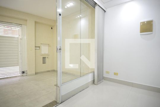 Sala de casa à venda com 3 quartos, 158m² em Vila Monumento, São Paulo