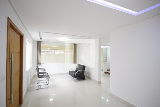 Sala de casa à venda com 3 quartos, 158m² em Vila Monumento, São Paulo