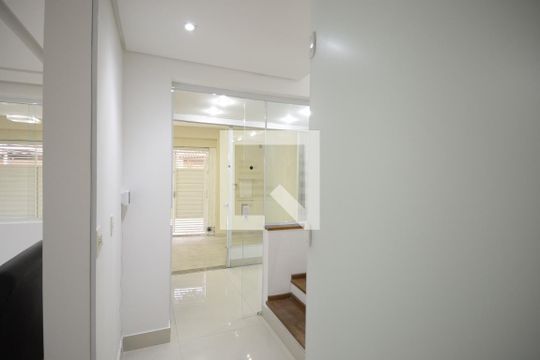 Corredor de casa à venda com 3 quartos, 158m² em Vila Monumento, São Paulo