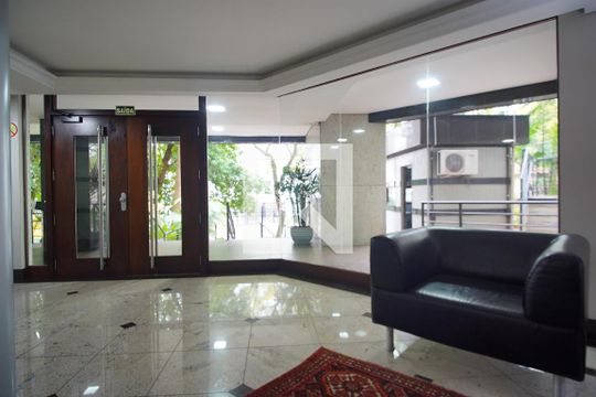 Hall de entrada de apartamento para alugar com 3 quartos, 250m² em Bela Vista, Porto Alegre