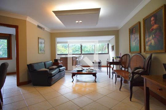 Apartamento para alugar com 3 quartos, 250m² em Bela Vista, Porto Alegre