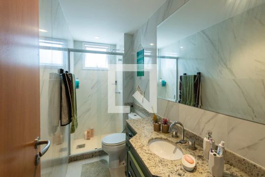 Banheiro Suíte 1 de apartamento à venda com 3 quartos, 131m² em Praca da Bandeira, Rio de Janeiro