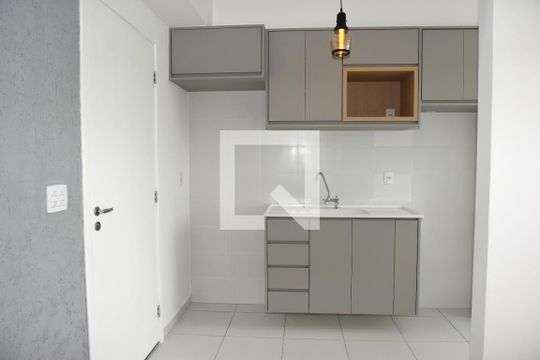 Cozinha de apartamento para alugar com 2 quartos, 42m² em Socorro, São Paulo