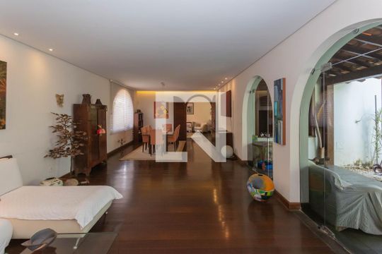 Casa à venda com 5 quartos, 515m² em Cidade Jardim, Belo Horizonte