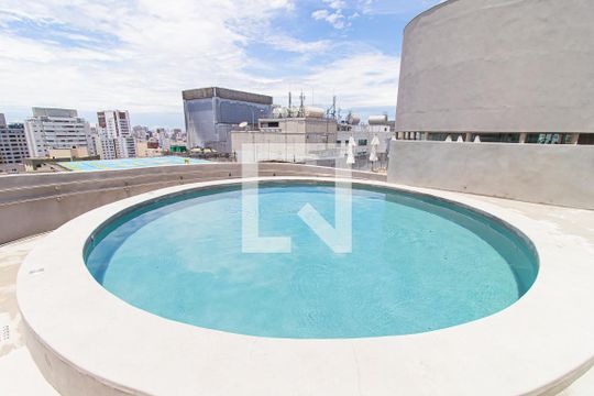 Área comum - Piscina de kitnet/studio para alugar com 1 quarto, 17m² em Bela Vista, São Paulo