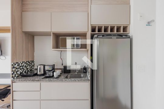 Cozinha de apartamento à venda com 1 quarto, 25m² em Pinheiros, São Paulo
