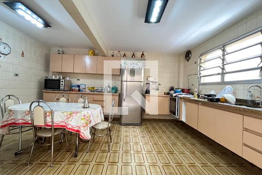 Cozinha de casa à venda com 5 quartos, 240m² em Mirandópolis, São Paulo