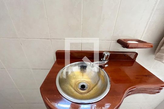 Lavabo de casa à venda com 5 quartos, 240m² em Mirandópolis, São Paulo