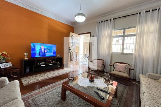 Sala de casa à venda com 5 quartos, 240m² em Mirandópolis, São Paulo