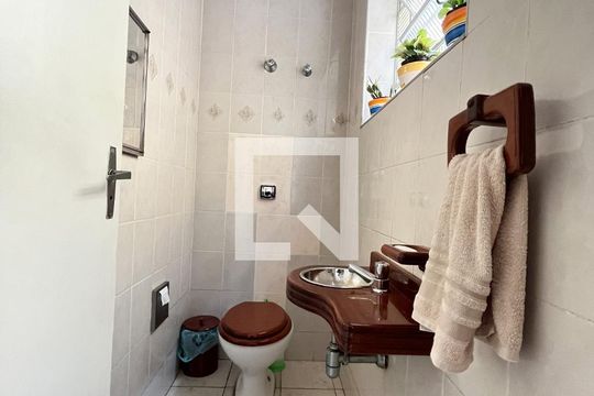 Lavabo de casa à venda com 5 quartos, 240m² em Mirandópolis, São Paulo