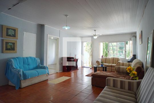 Sala  de casa à venda com 3 quartos, 110m² em Jardim Carvalho, Porto Alegre