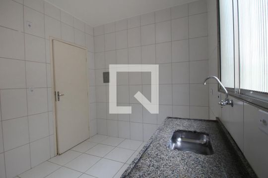 Cozinha de apartamento para alugar com 2 quartos, 58m² em Jardim Saira, Sorocaba