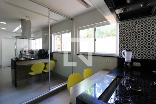 Cozinha de casa de condomínio à venda com 5 quartos, 800m² em Anil, Rio de Janeiro