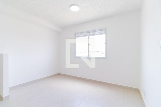 Sala de apartamento à venda com 1 quarto, 33m² em Jardim Itacolomi, São Paulo