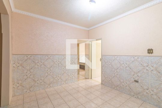 Sala de casa à venda com 3 quartos, 200m² em Vila Ramos, São Paulo