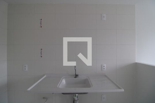 Pia da cozinha de apartamento para alugar com 1 quarto, 27m² em Jardim Itacolomi, São Paulo