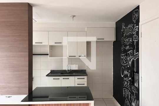 Cozinha de apartamento para alugar com 1 quarto, 31m² em Água Branca, São Paulo