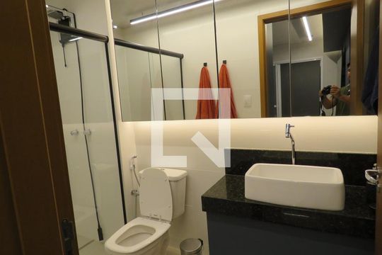 Banheiro de kitnet/studio para alugar com 1 quarto, 45m² em Jardim América, Goiânia