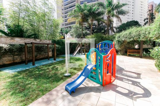 Área comum - Playground de apartamento para alugar com 4 quartos, 193m² em Vila Suzana, São Paulo
