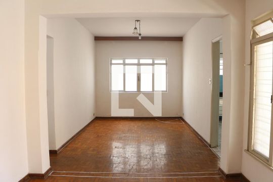 Sala de casa à venda com 2 quartos, 224m² em Vila Centenário, São Paulo