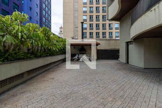 Área comum do prédio de apartamento para alugar com 1 quarto, 42m² em Indianópolis, São Paulo