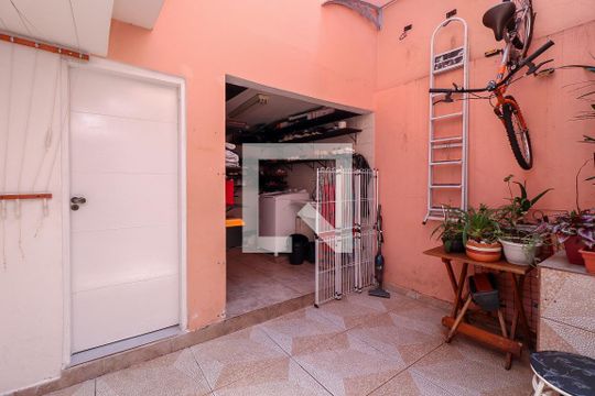 Quintal de casa à venda com 3 quartos, 120m² em Vila Nova Cachoeirinha, São Paulo