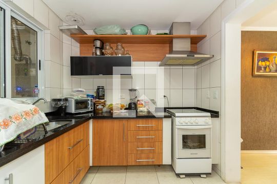 Cozinha de casa para alugar com 3 quartos, 230m² em Pilarzinho, Curitiba
