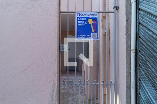 Placa de casa para alugar com 2 quartos, 64m² em Vila Portuguesa, São Paulo